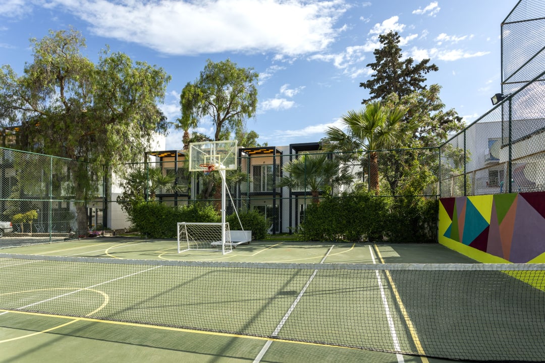 Sport & Freizeit Charm Beach Hotel