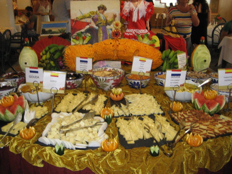 Kleiner Teil des Buffets Hotel Riu Arecas - Adults only
