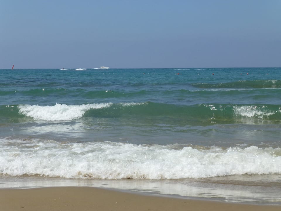 Strand Sunrise Queen Luxury Hotel