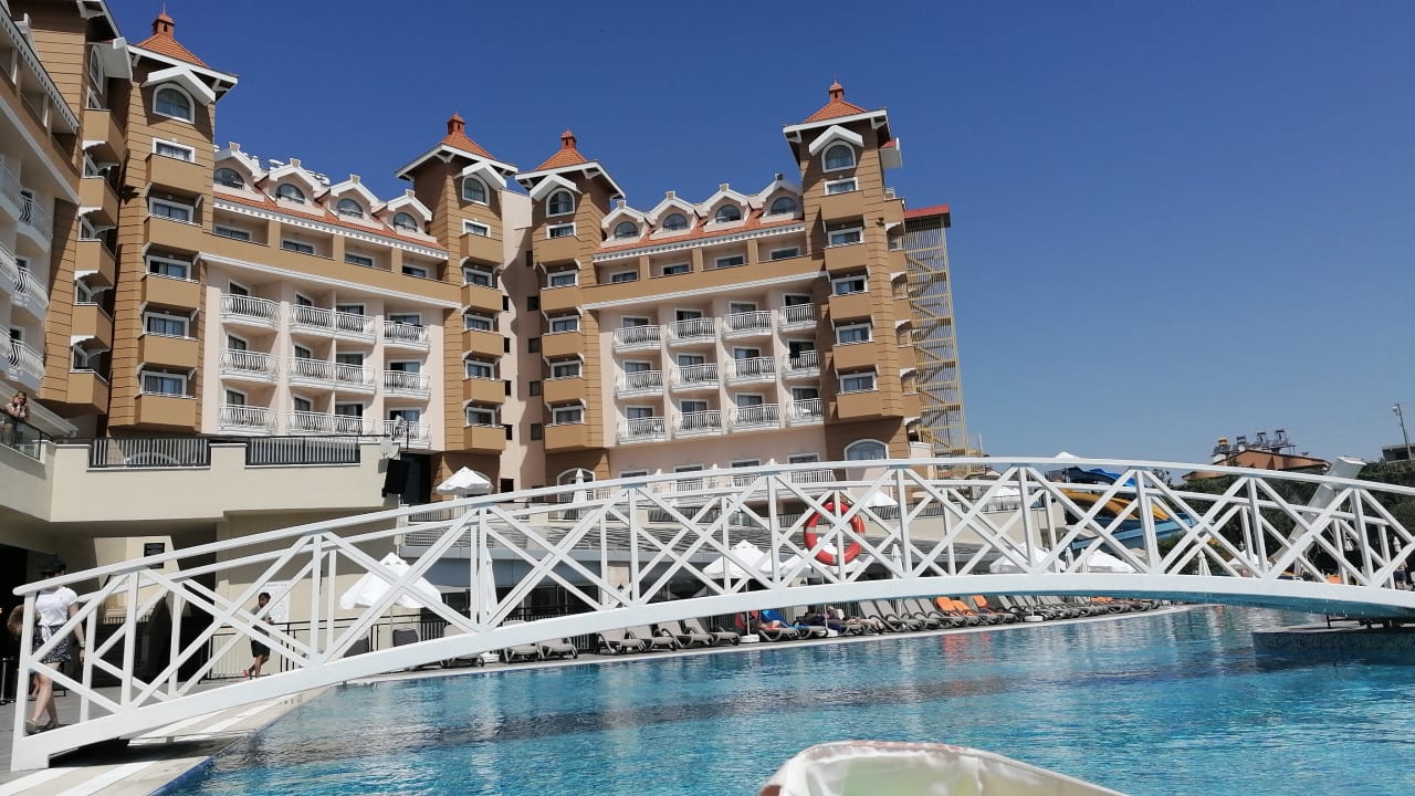 Pool Side Mare Resort & Spa