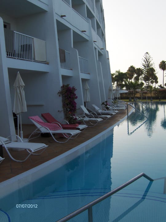 Main building.Ground floor have their own loungers Sunprime Atlantic View