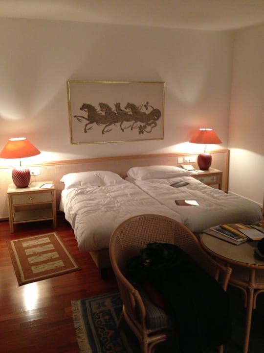 Zimmereinrichtung eher Bieder Villa Sassa