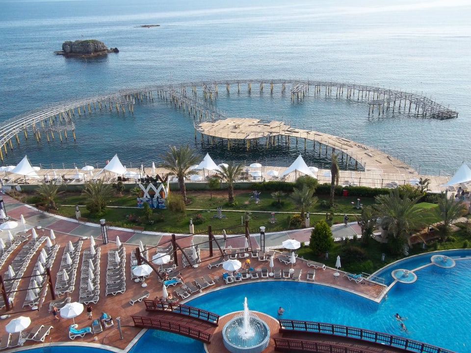 Steg wird aufgebaut Granada Luxury Okurcalar
