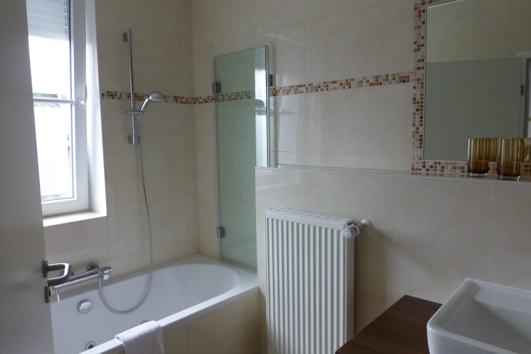 Deluxe Zimmer Bad Hotel De La Sure