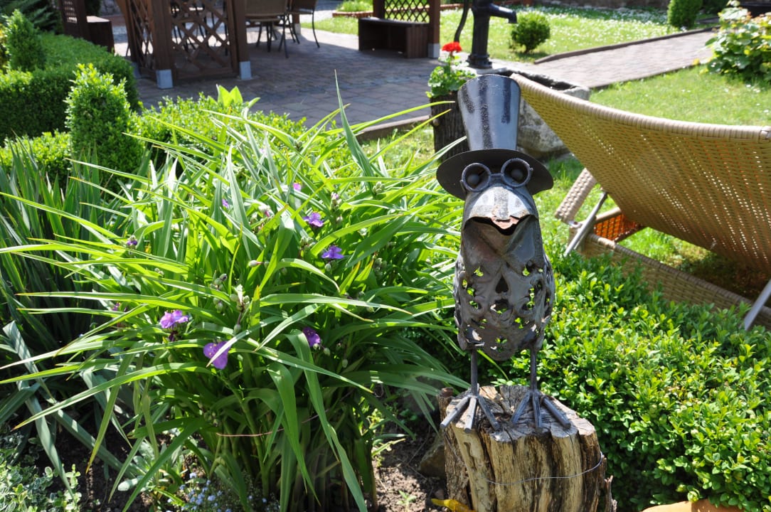 Gartenimpressionen Apartments Vier Napoleonslinden