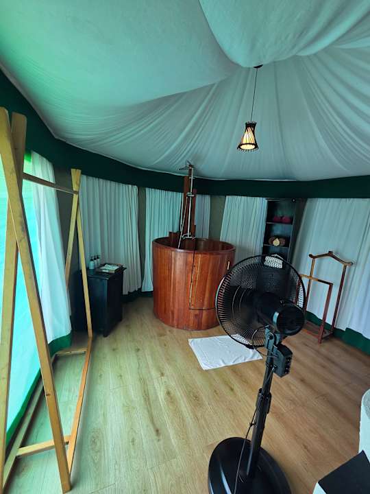 Zimmer Canvas and Orchids Retreat