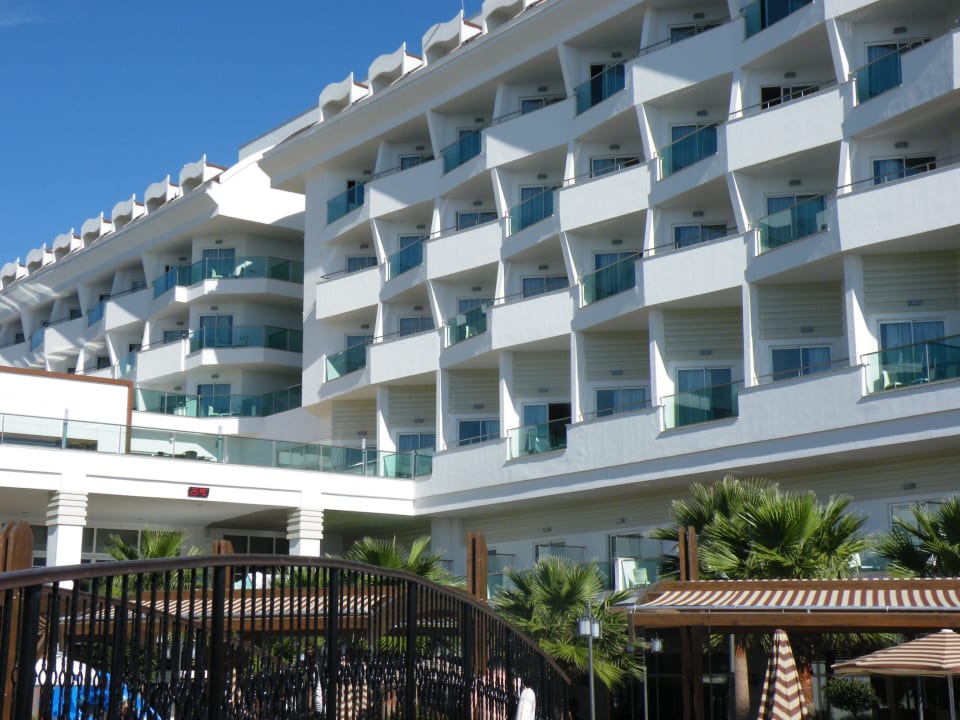 Außenansicht Blick vom Pool Adalya Ocean Deluxe