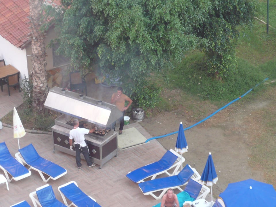 Hier wird gegrillt Grand Atilla Hotel