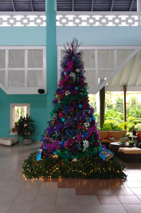 Kurz nach Weihnachten in der Lobby Grand Paradise Playa Dorada