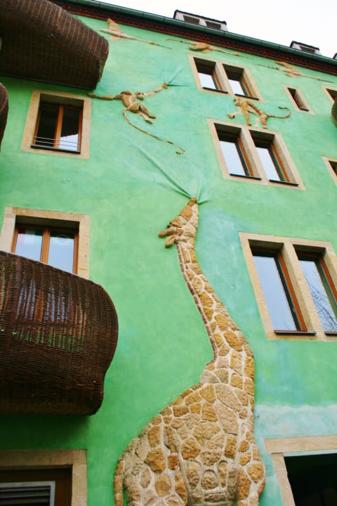 In der Kunsthofpassage (100m vom Hostel) Hostel Lollis Homestay Dresden