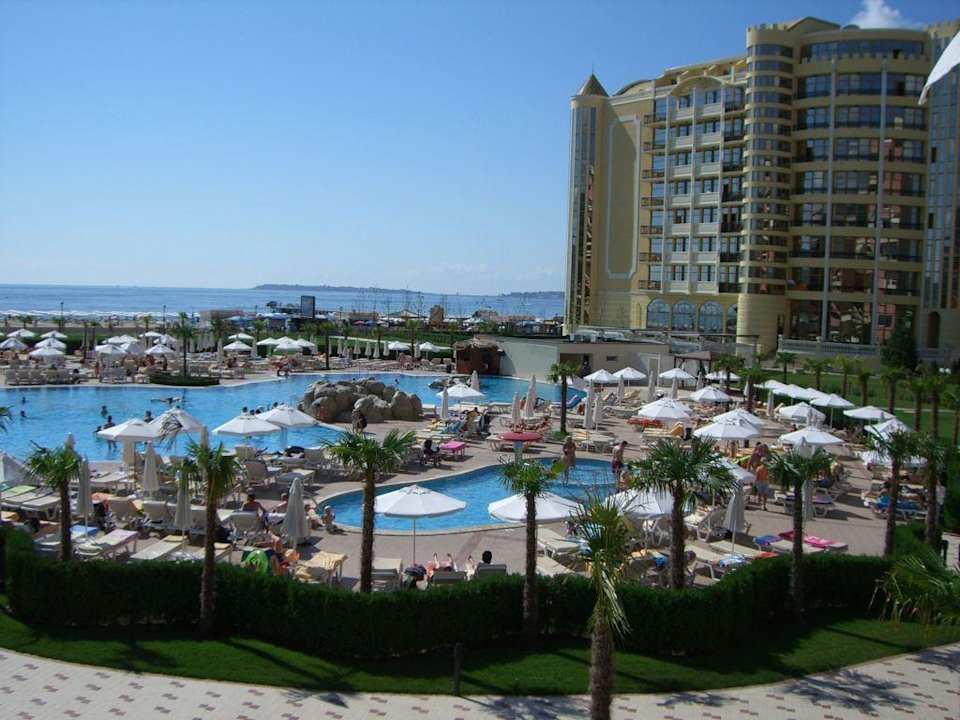 Blick auf Pool DIT Majestic Beach Resort