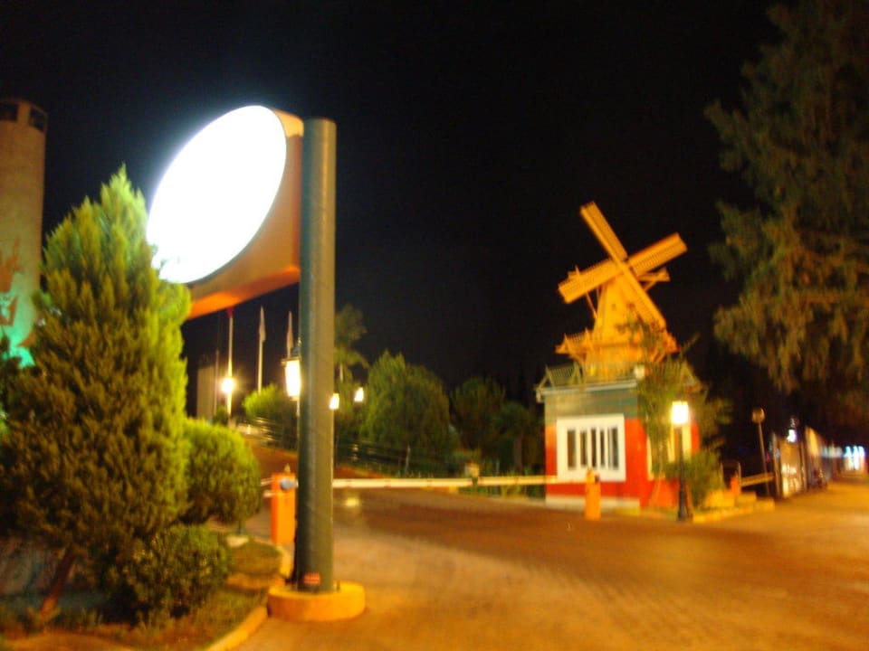 Einfahrt Orange County Kemer