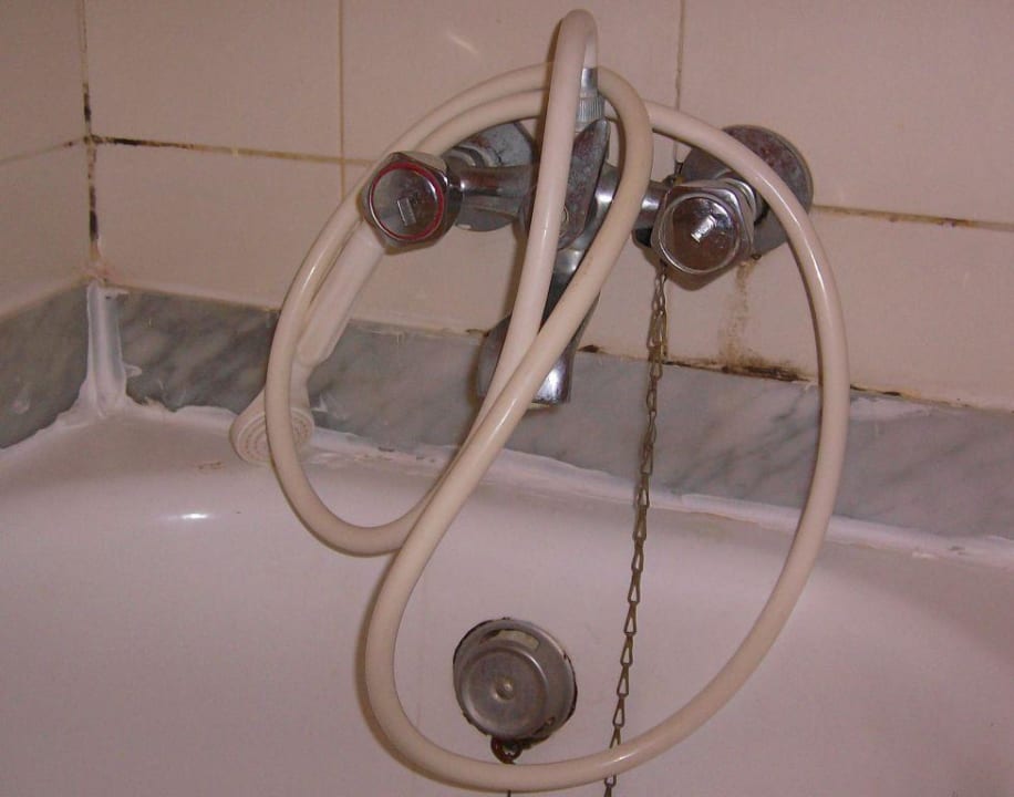 Schimmel im Bad db San Antonio Hotel + Spa