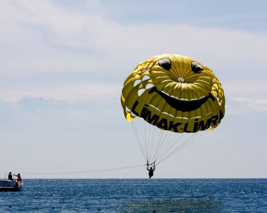 Am seidenen Faden Limak Limra Hotel & Resort