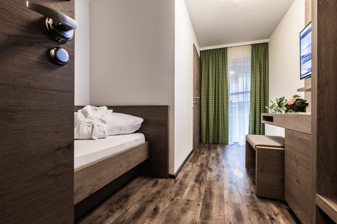 Zimmer Aktivhotel Tuxerhof KG