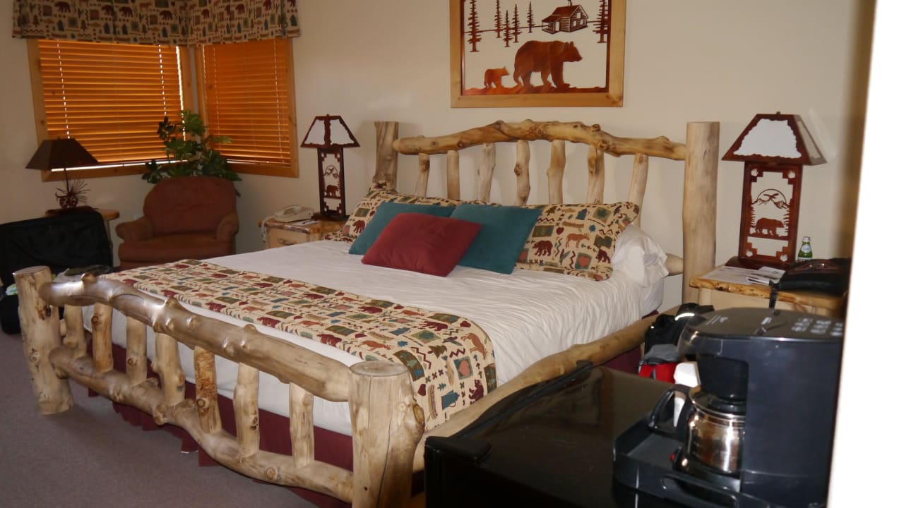 Echtholzmöbel im Zimmer Motel Majestic View Lodge