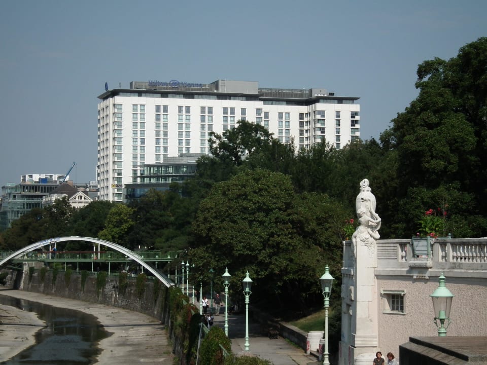 Hilton vom Stadtpark aus gesehen Hilton Vienna Park