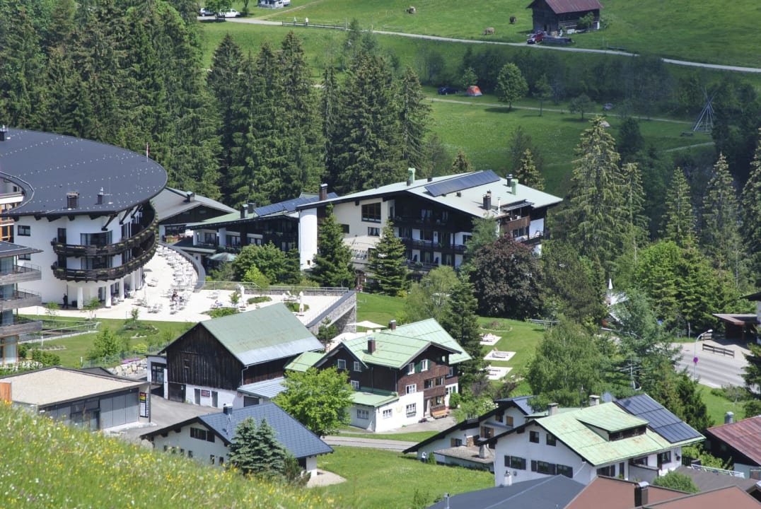 Blick auf den Walserhof Verwöhn- und Wellnesshotel Walserhof