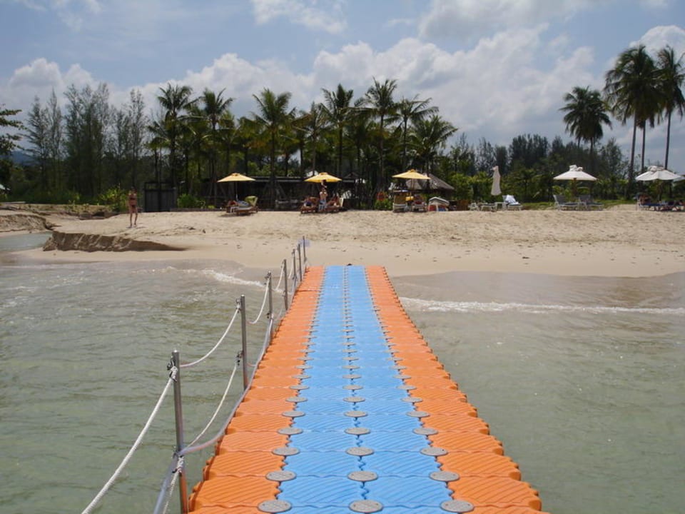 Vom Steg zum Strand The Sarojin