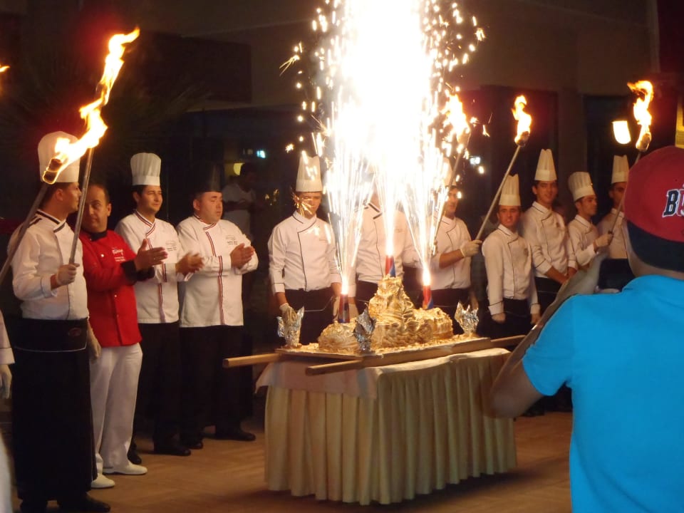Eistorte am Türkischen Abend Dizalya Palm Garden