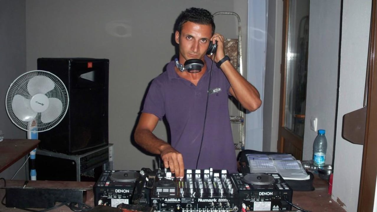 Dj Muhsin Side Breeze Hotel