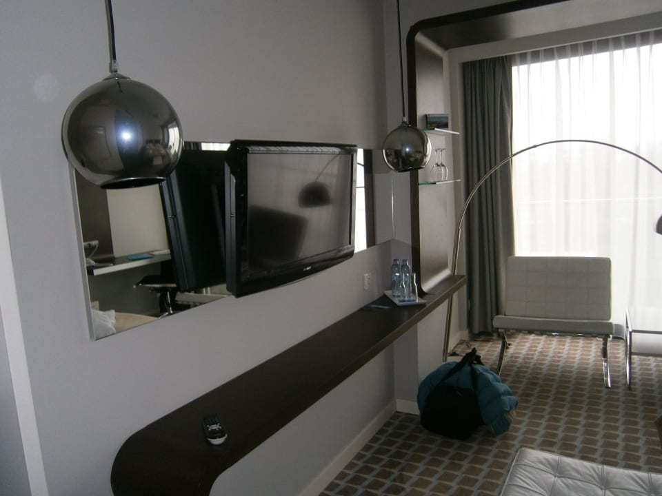 Tv und Ablage Marine Hotel by Zdrojowa