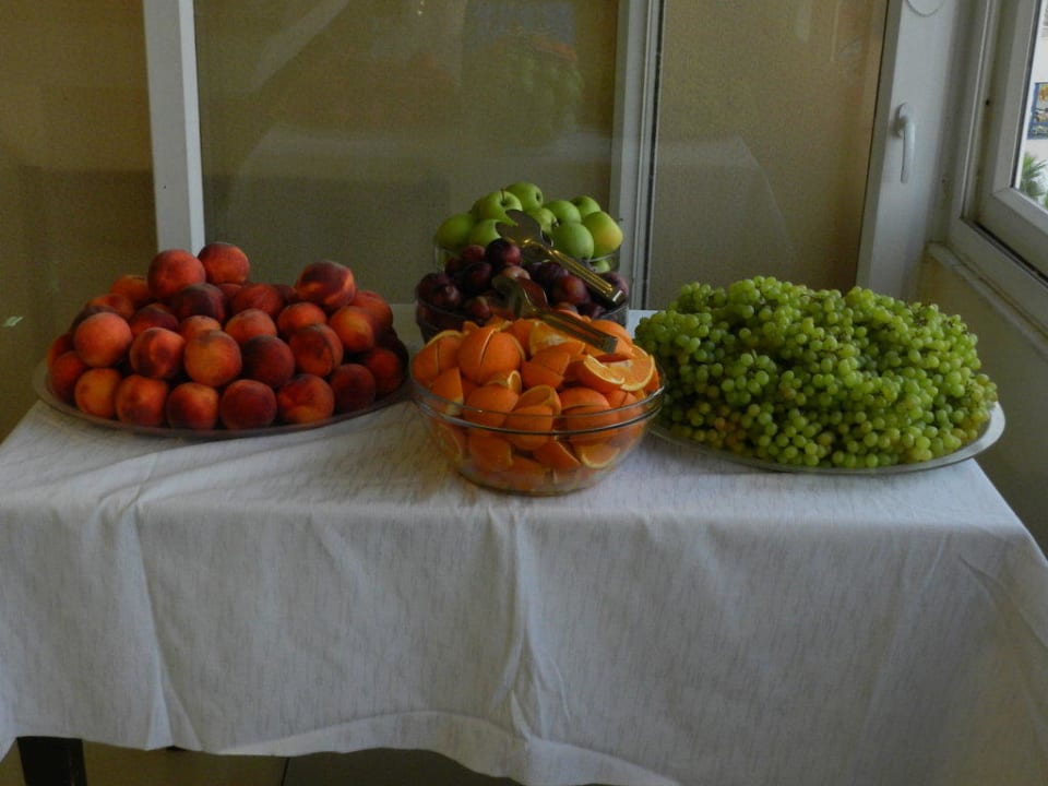Always a lot of fruit! Hotel Aslan City Kleopatra