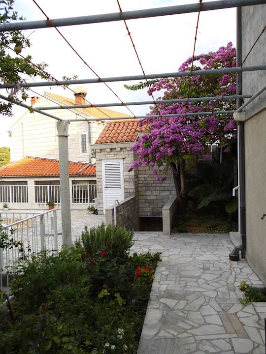 Blick von Eingangstür Villa Astra