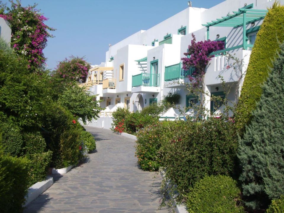 Wege durch die Bungalowanlage Mastichari Bay Hotel