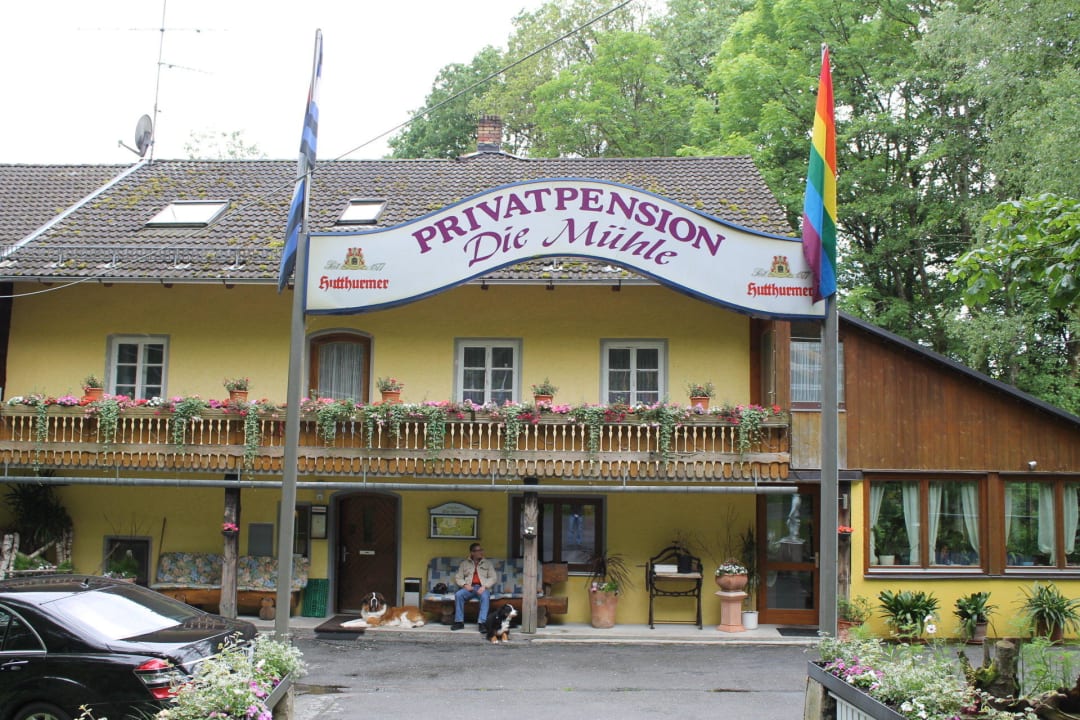 Aussenansicht von der Straße aus Pension Die Mühle