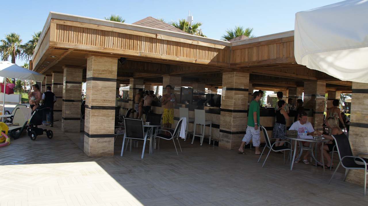 Poolbar Crystal Tat Beach