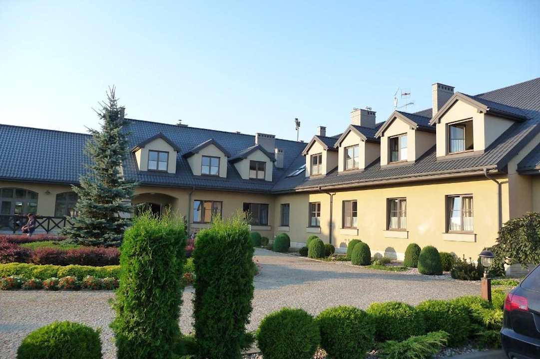 Wejście do hotelu Hotel Sielanka nad Pilicą