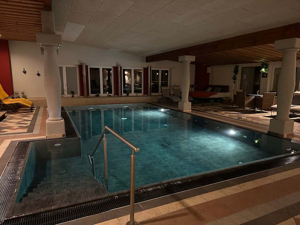 Pool 1. Bier & Wohlfühlhotel Gut Riedelsbach