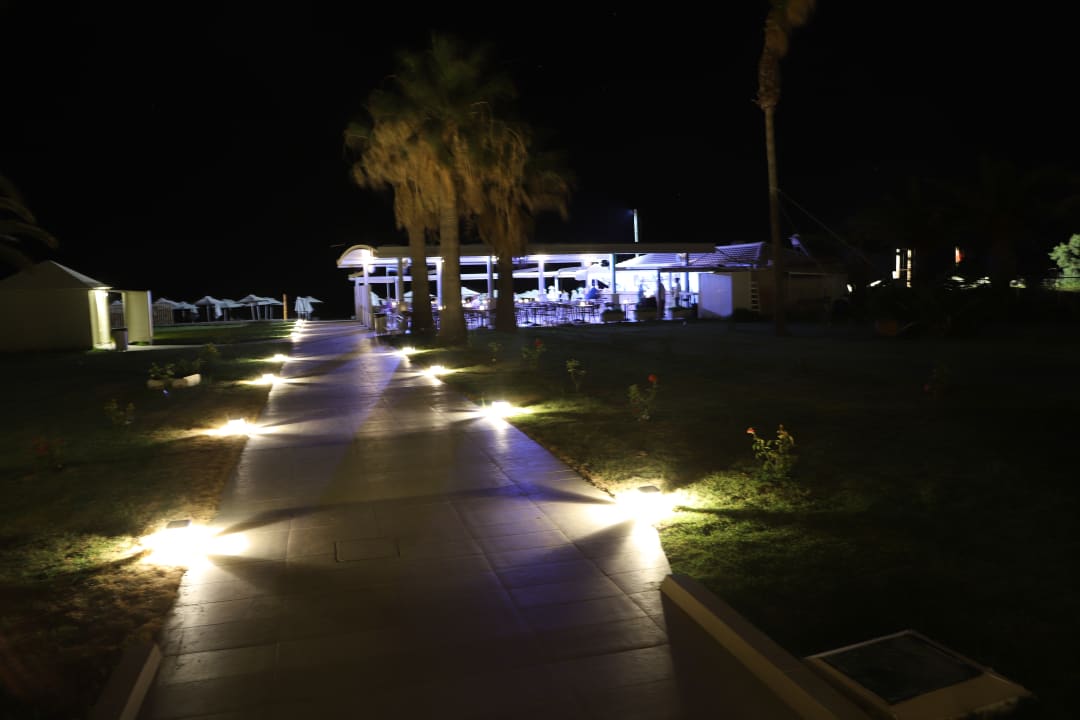 Gartenanlage Vantaris Luxury Beach Resort