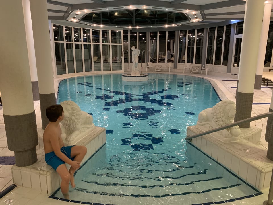 Pool Burghotel Am Hohen Bogen