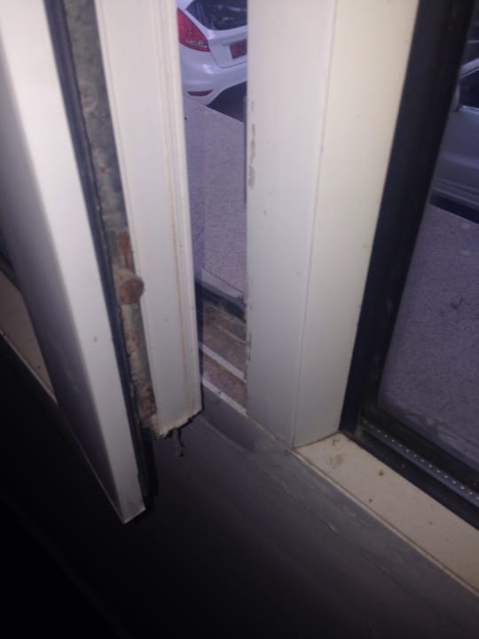 Putzen kennen die dort nicht Oscar Resort Hotel