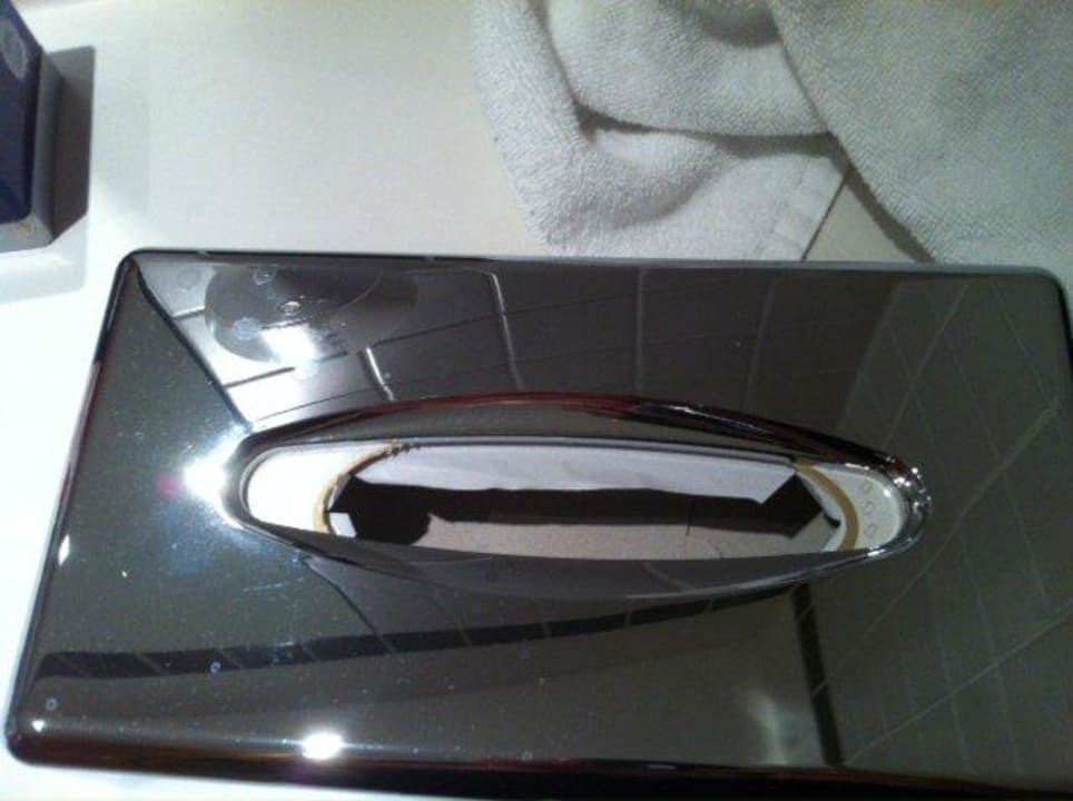 Leere Zupftuchbox acom Hotel München