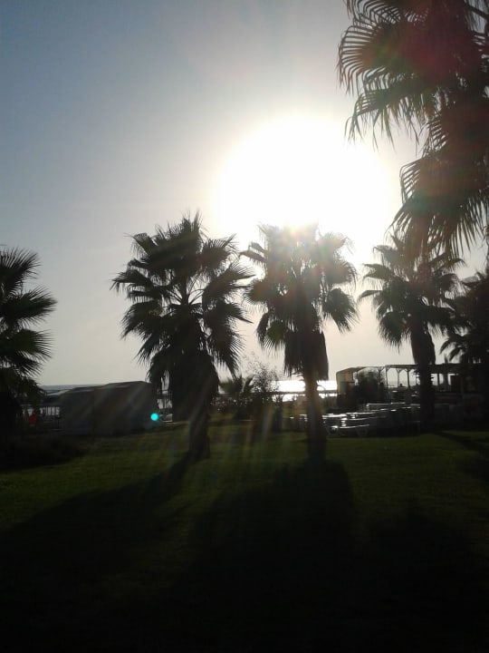 Mit wundervollem Sonnenuntergang Süral Saray Hotel