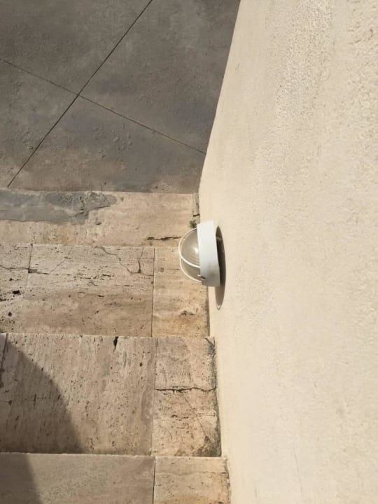 Verletzungsgefahr Sandy Beach Resort