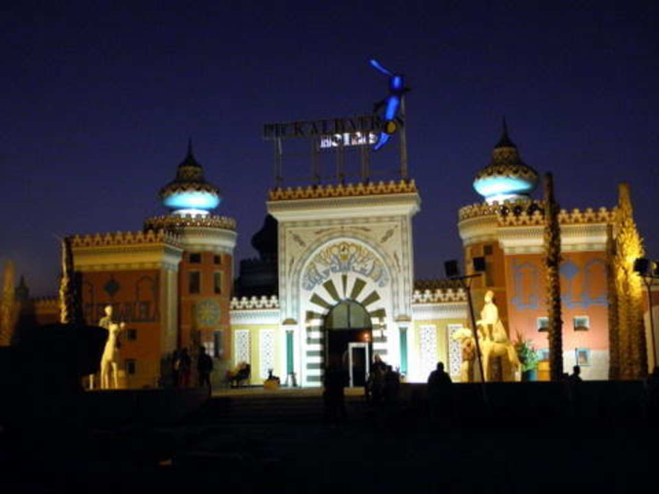 Front hotelu Pickalbatros Alf Leila Wa Leila Resort - Neverland Hurghada