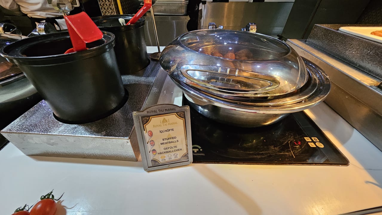 Gastro Royal Taj Mahal Hotel