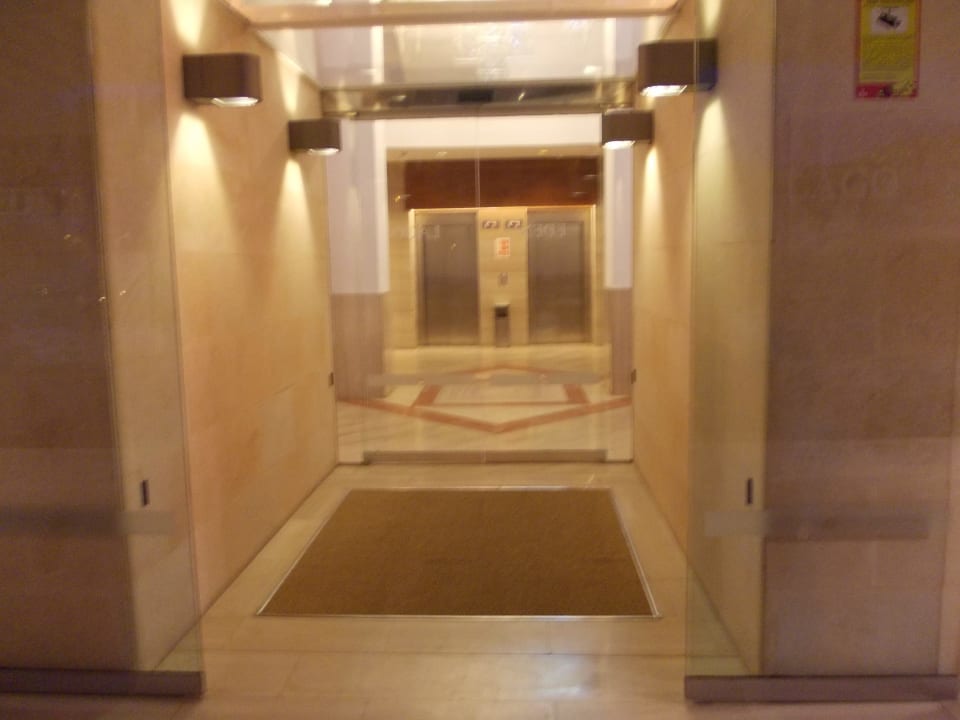 Blick in den Eingang VIVA Eden Lago