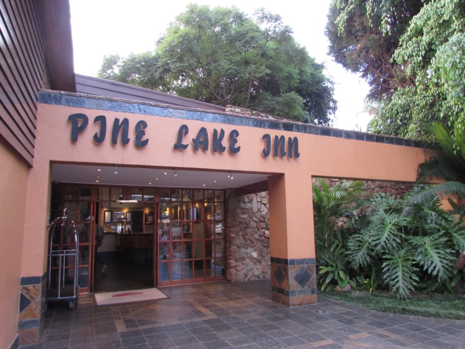 Lobby Pine Lake Inn