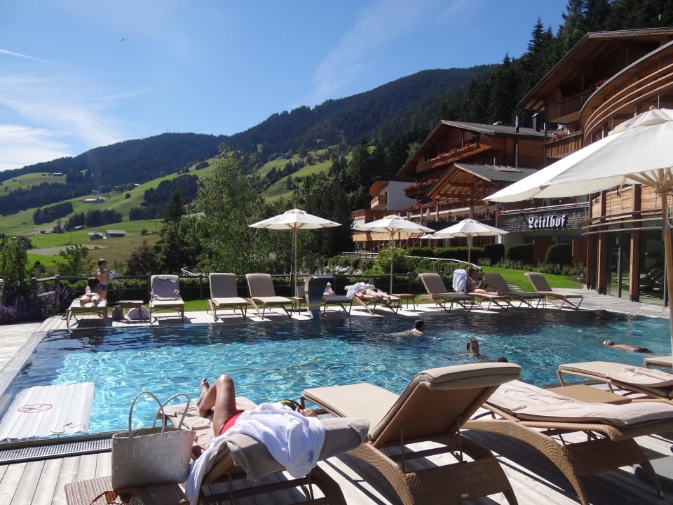 Bezauberndes Aussenpool Naturhotel Leitlhof