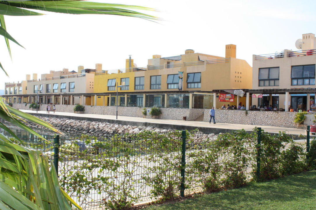 Blick auf die Shopping- und Restaurantmeile NH Marina Portimão Resort
