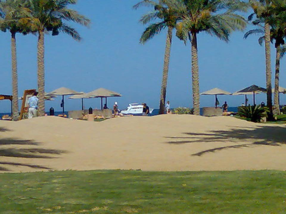 Übergang vom Garten zum Strand Grand Makadi