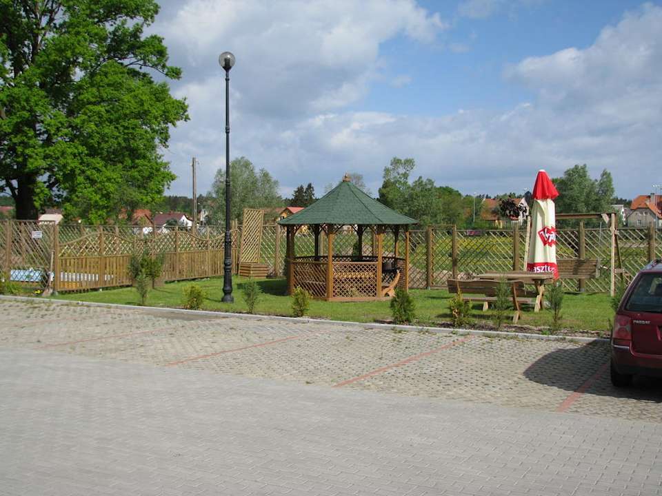 Pavillon im Außenbereich Apartments Lazurowy Dwor