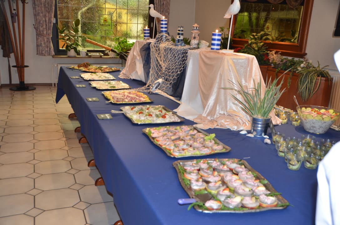 Tradionelles Heringsessen im Hotel Sassor Hotel Sassor