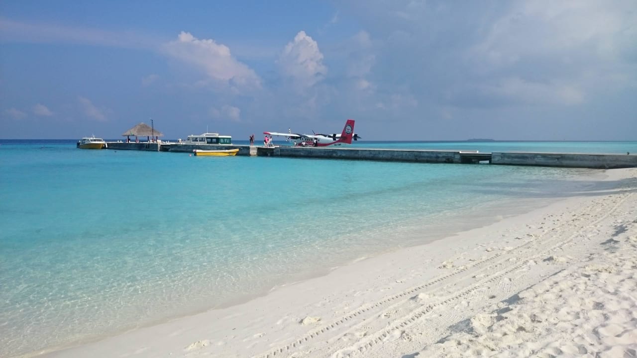 Anlegestelle für Boot und Wasserflugzeug Summer Island Maldives