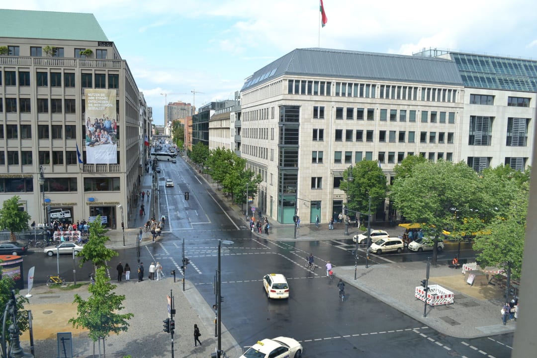 Aus dem Schlafzimmer Hotel Adlon Kempinski Berlin